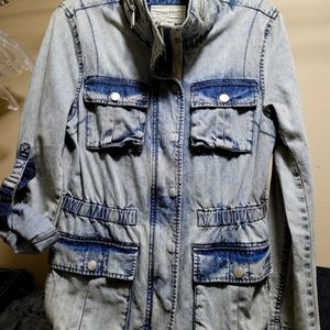 BCBG Jean jacket, sleeves can roll up, exc. Condition  sz med